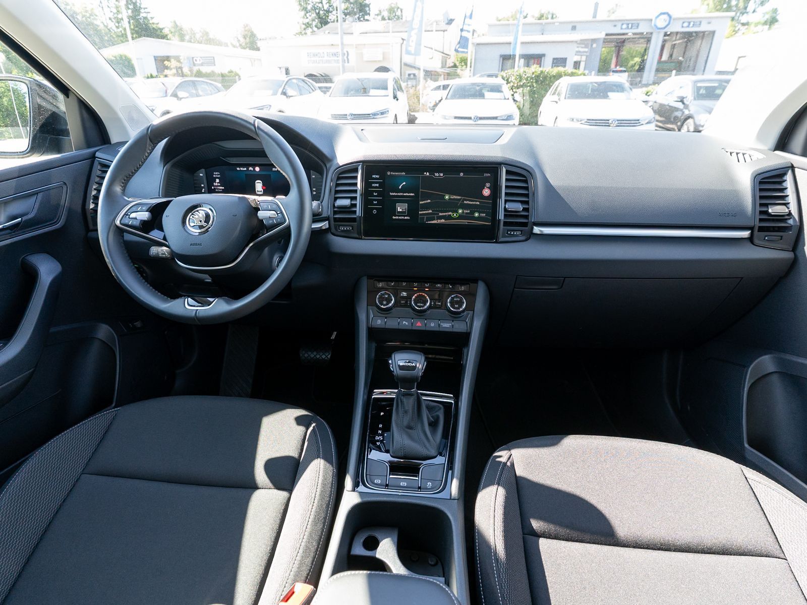 Fahrzeugabbildung SKODA Karoq Selection 1.5 TSI DSG LED Navi RFK ACC AHK