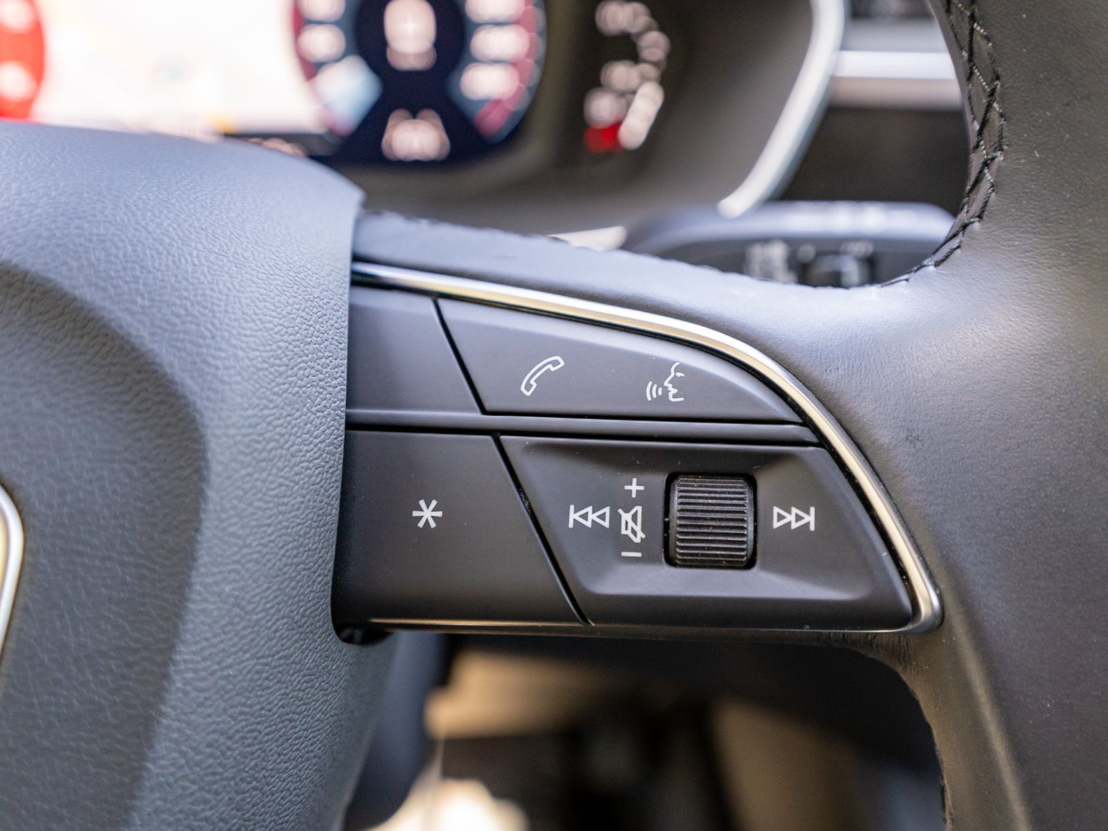 Fahrzeugabbildung Audi Q3 40TDI S line quattro Stronic Navi LED AHK GRA