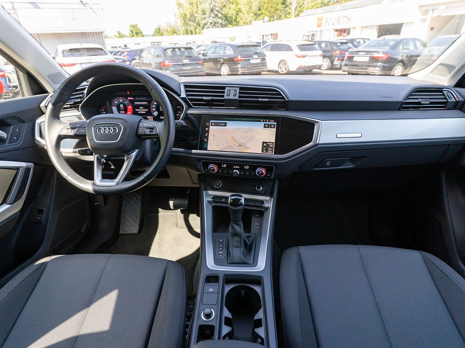 Fahrzeugabbildung Audi Q3 40TDI S line quattro Stronic Navi LED AHK GRA