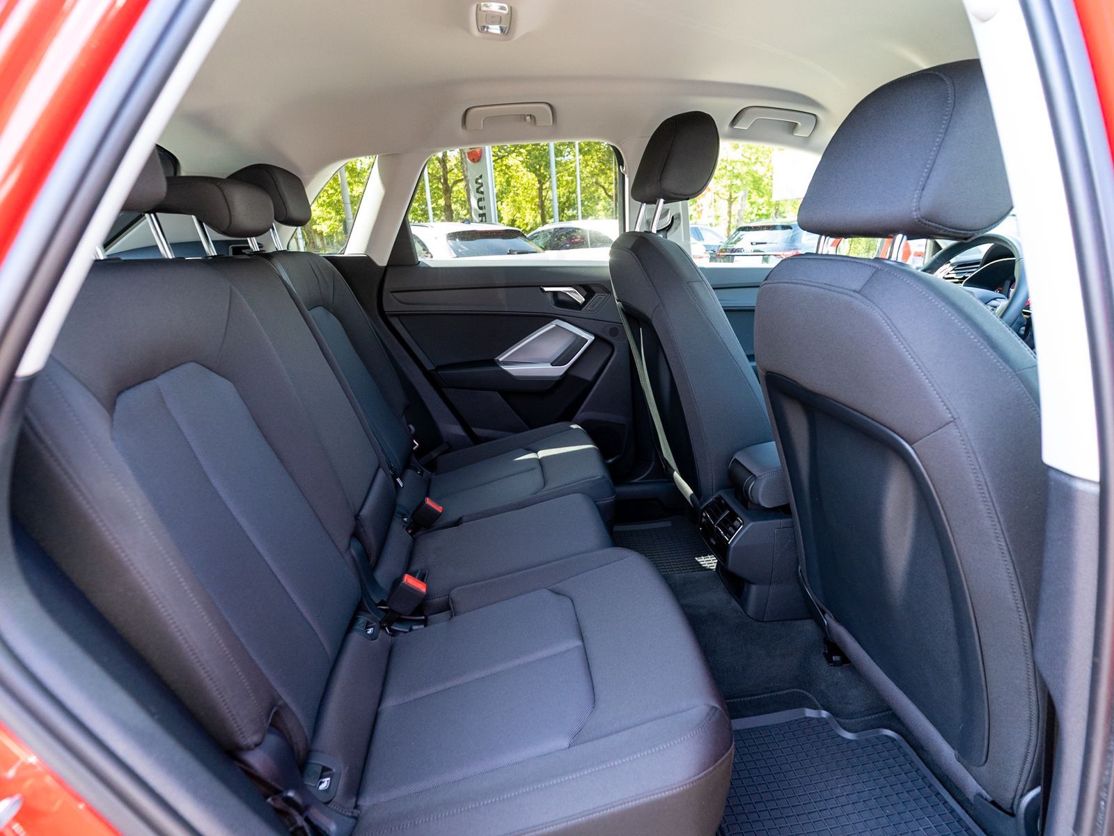 Fahrzeugabbildung Audi Q3 40TDI S line quattro Stronic Navi LED AHK GRA