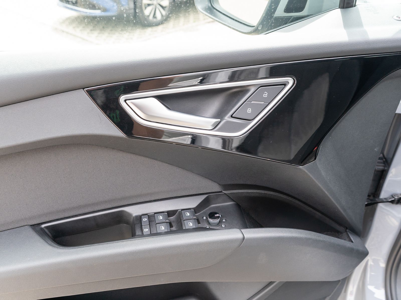 Fahrzeugabbildung Audi Q4 advanced 35 e-tron LED Navi GRA SHZ