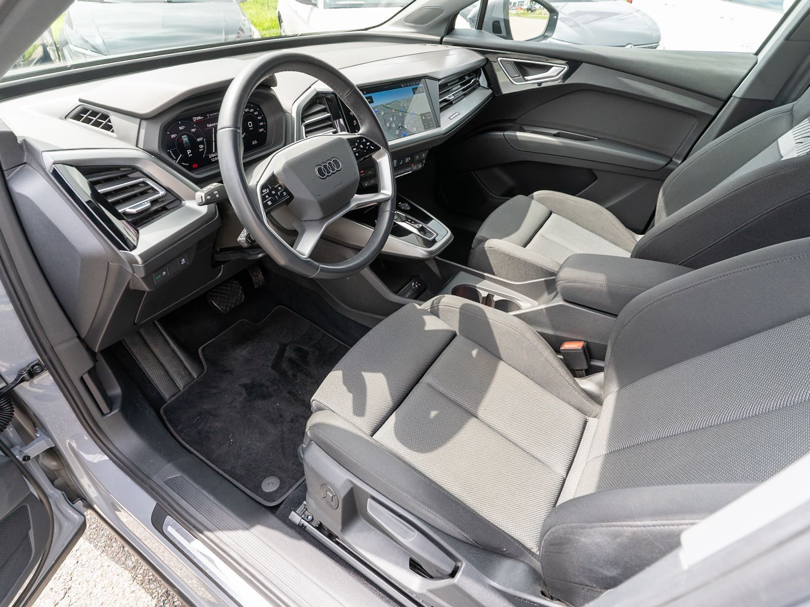 Fahrzeugabbildung Audi Q4 advanced 35 e-tron LED Navi GRA SHZ