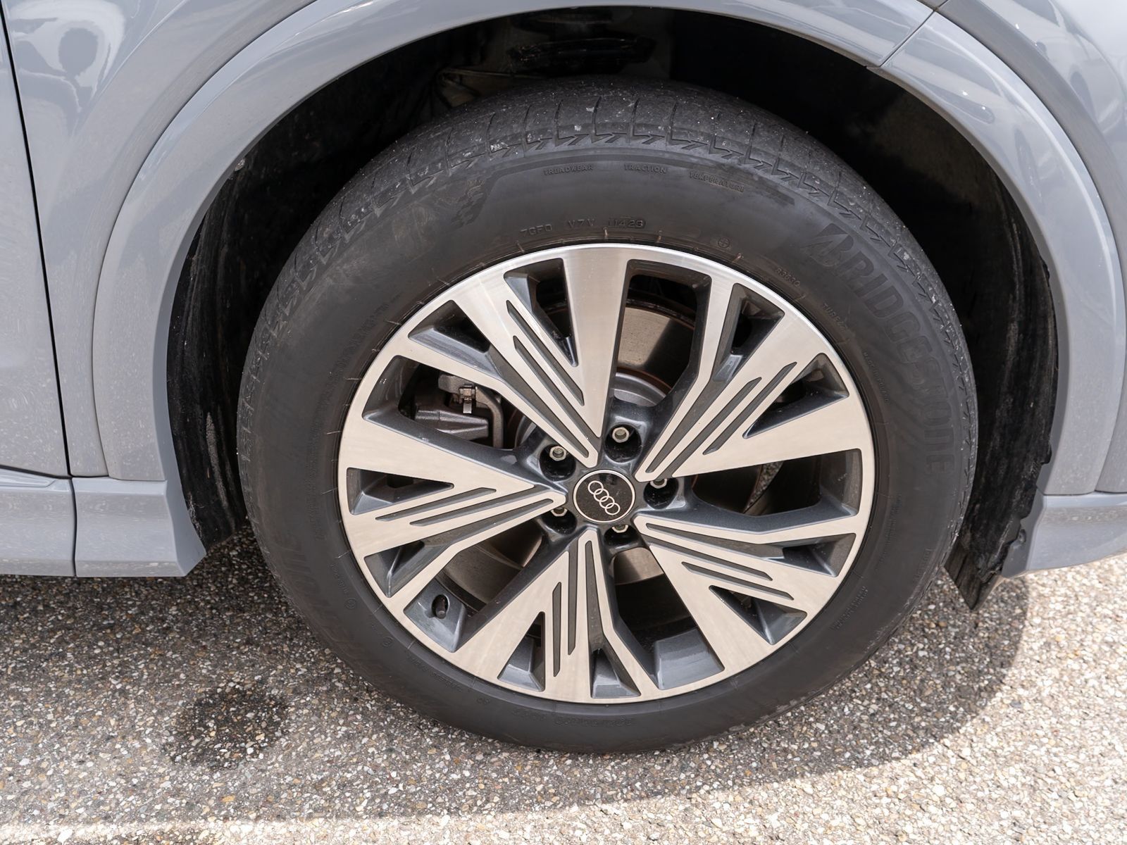Fahrzeugabbildung Audi Q4 advanced 35 e-tron LED Navi GRA SHZ