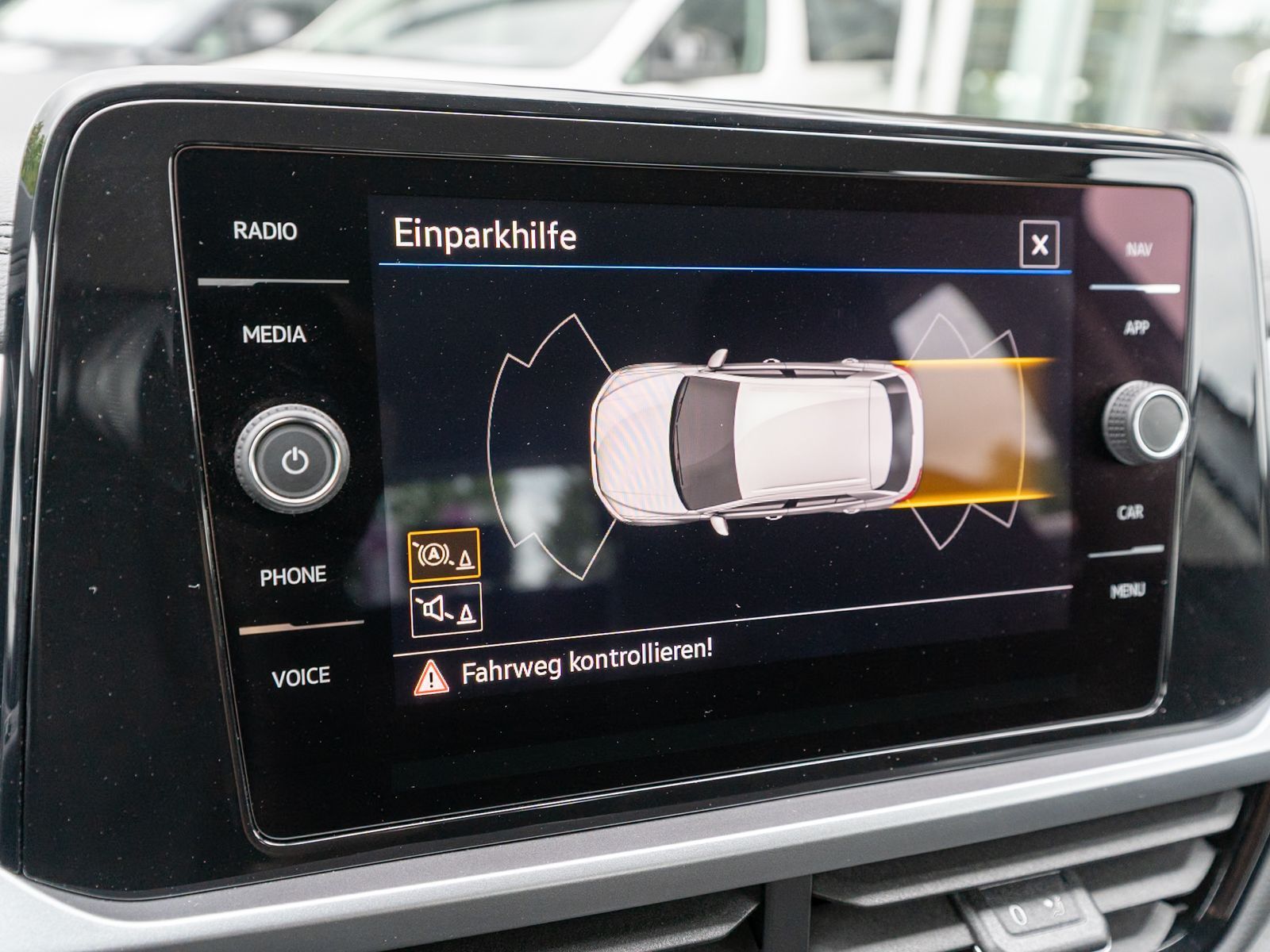 Fahrzeugabbildung Volkswagen T-ROC Life 1.5 TSI DSG LED Navi PDC SHZ AHK