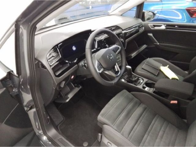 Fahrzeugabbildung Volkswagen Touran Highline 1.5TSI DSG LED Pano Stdhz AHK 7S