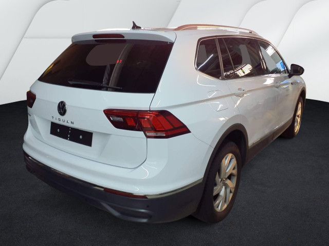 Fahrzeugabbildung Volkswagen Tiguan Allspace Life 1.5TSI DSG LED Navi AHK 7-S