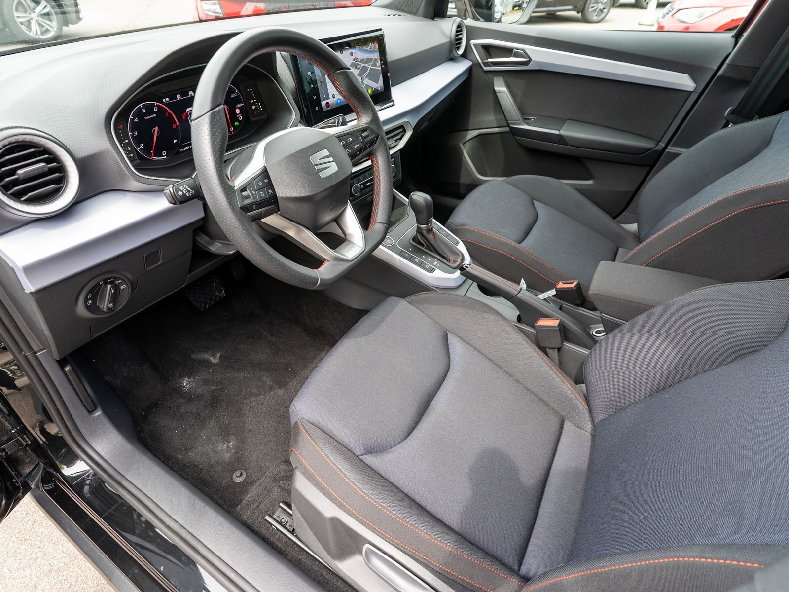 Fahrzeugabbildung SEAT Arona FR-Line 1.0TSI DSG LED NAV RFK ACC PDC SHZ
