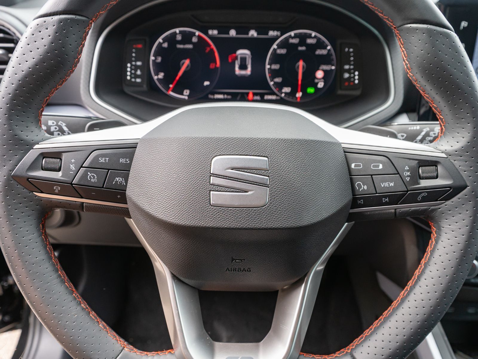 Fahrzeugabbildung SEAT Arona FR-Line 1.0TSI DSG LED NAV RFK ACC PDC SHZ