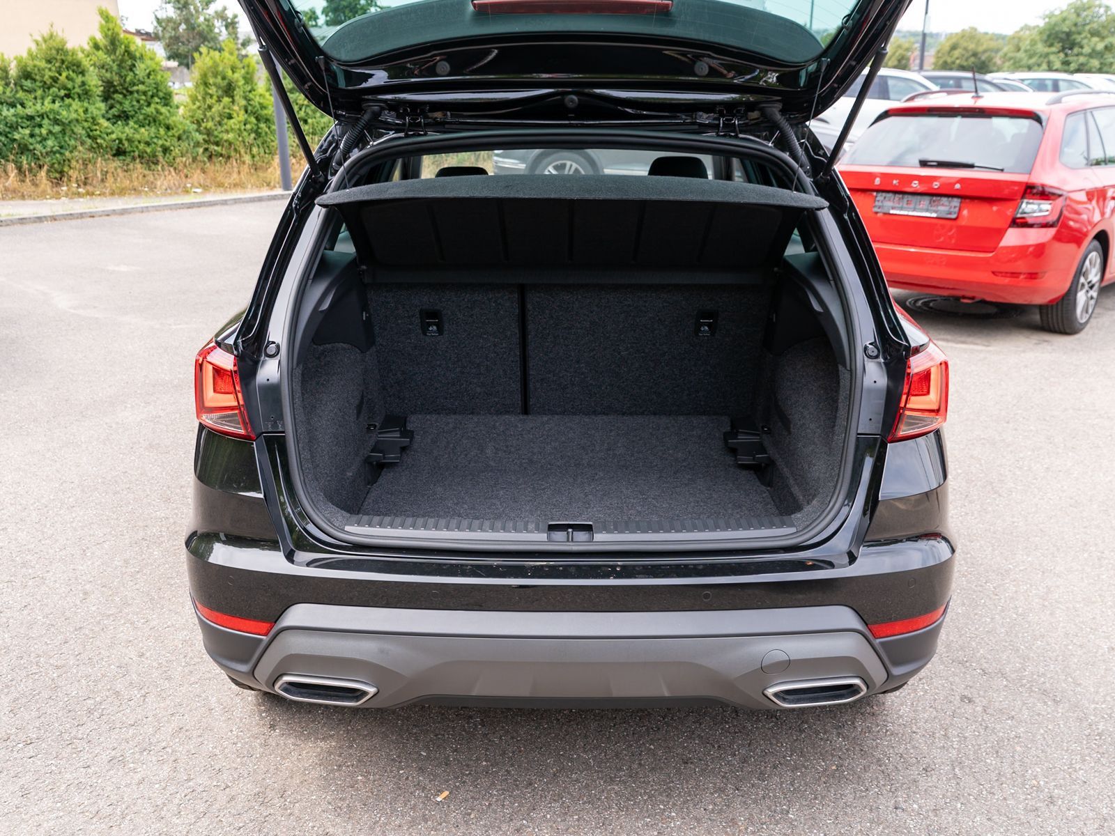 Fahrzeugabbildung SEAT Arona FR-Line 1.0TSI DSG LED NAV RFK ACC PDC SHZ