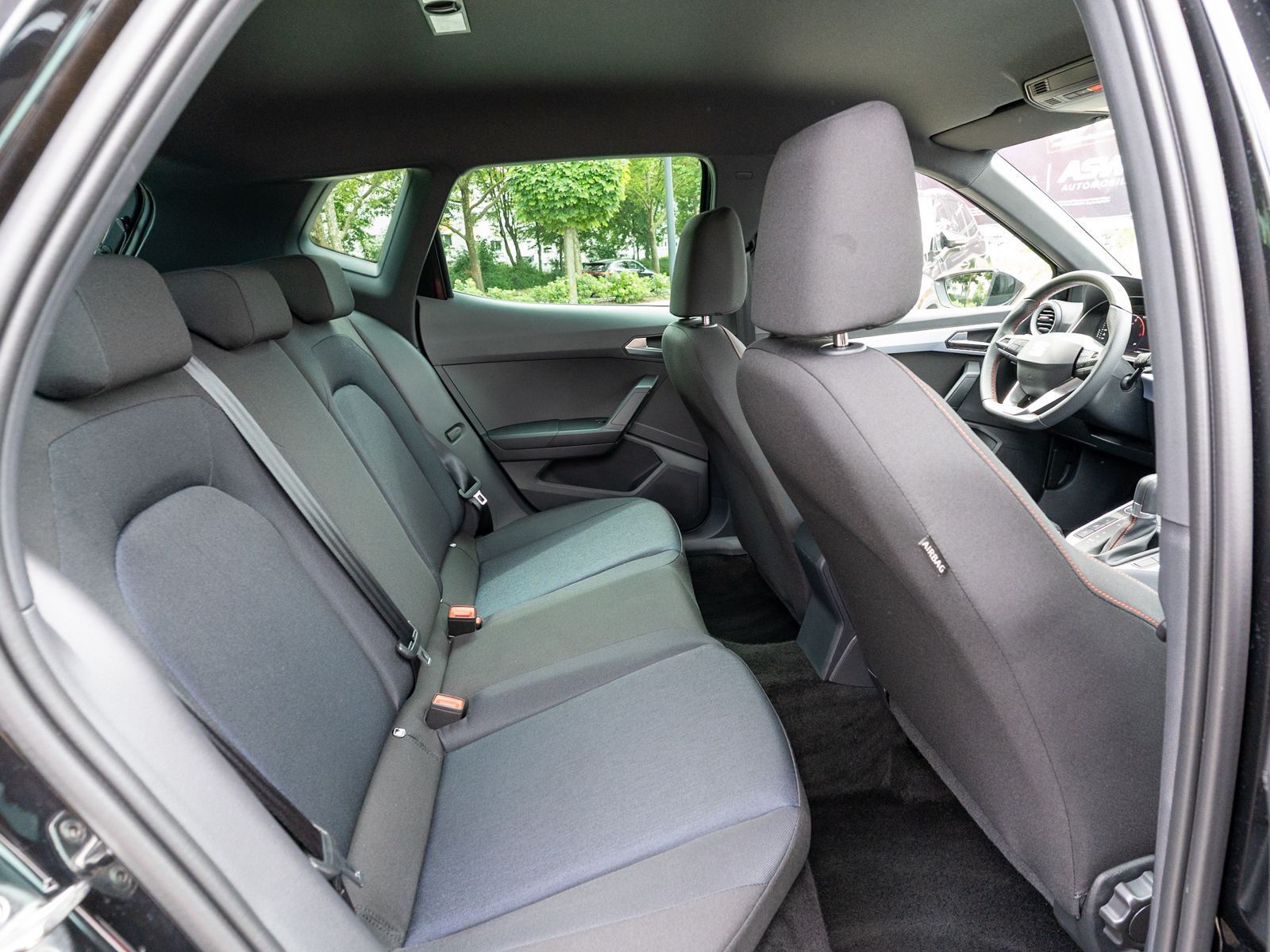 Fahrzeugabbildung SEAT Arona FR-Line 1.0TSI DSG LED NAV RFK ACC PDC SHZ
