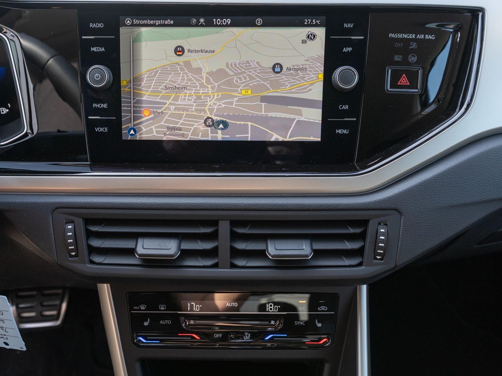 Fahrzeugabbildung Volkswagen Taigo Move 1.5 TSI DSG LED NAVI PDC SHZ