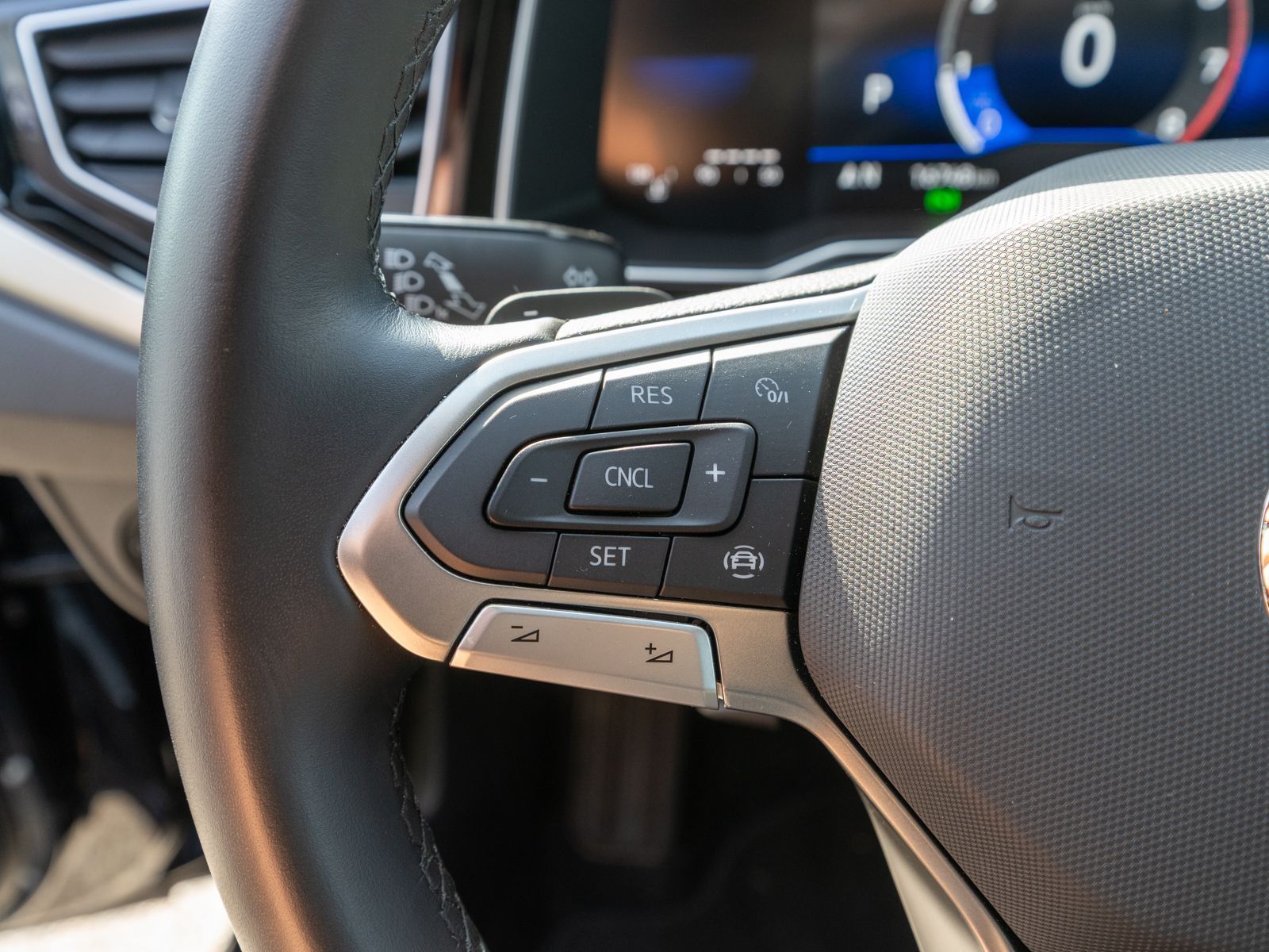 Fahrzeugabbildung Volkswagen Taigo Move 1.5 TSI DSG LED NAVI PDC SHZ