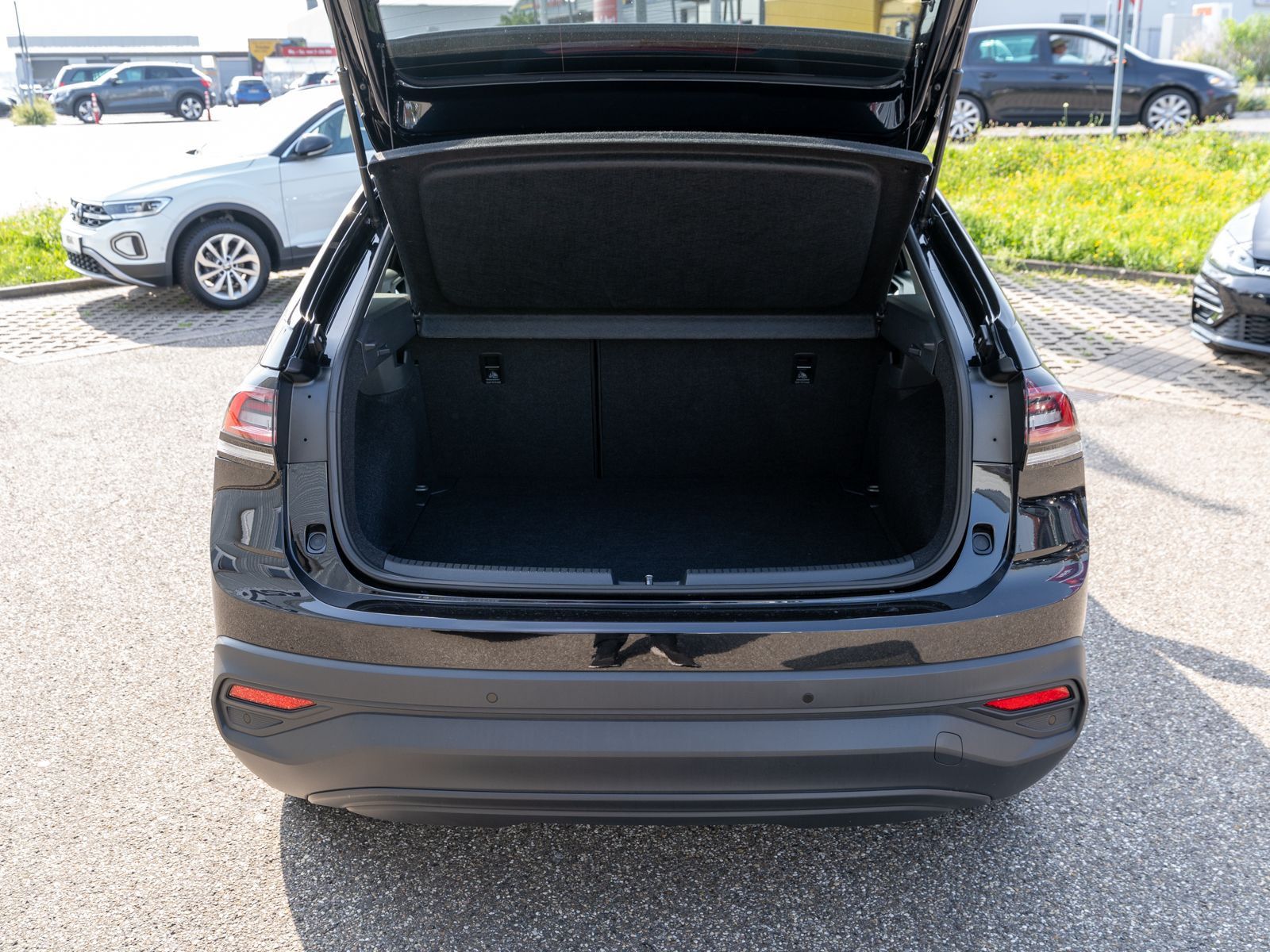 Fahrzeugabbildung Volkswagen Taigo Move 1.5 TSI DSG LED NAVI PDC SHZ