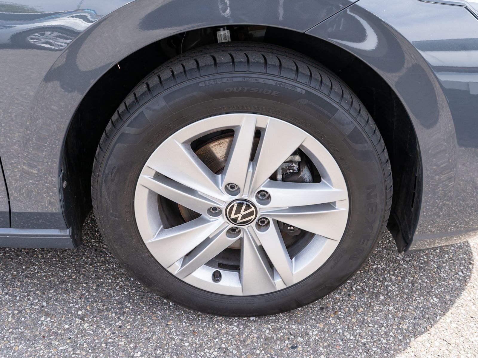 Fahrzeugabbildung Volkswagen Golf Variant Life 1.0 TSI LED Navi ACC Stdhz AHK