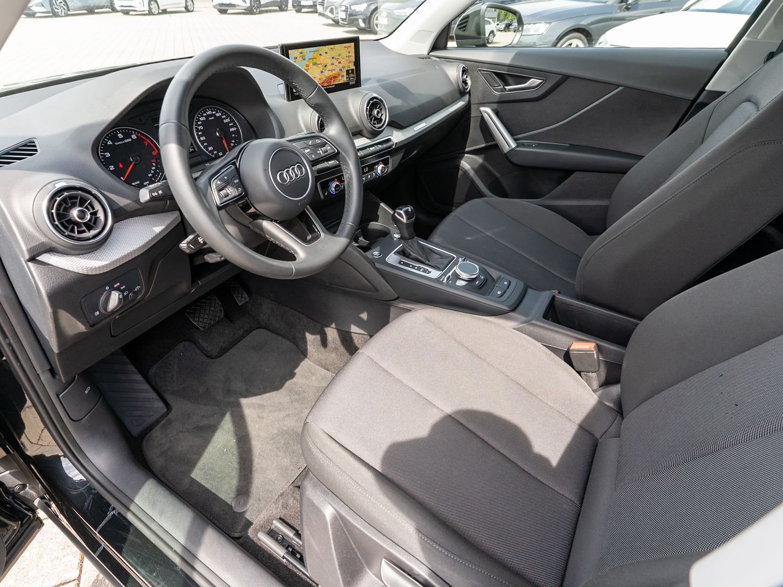 Fahrzeugabbildung Audi Q2 35TFSI Stronic Navi LED RFK PDC SHZ
