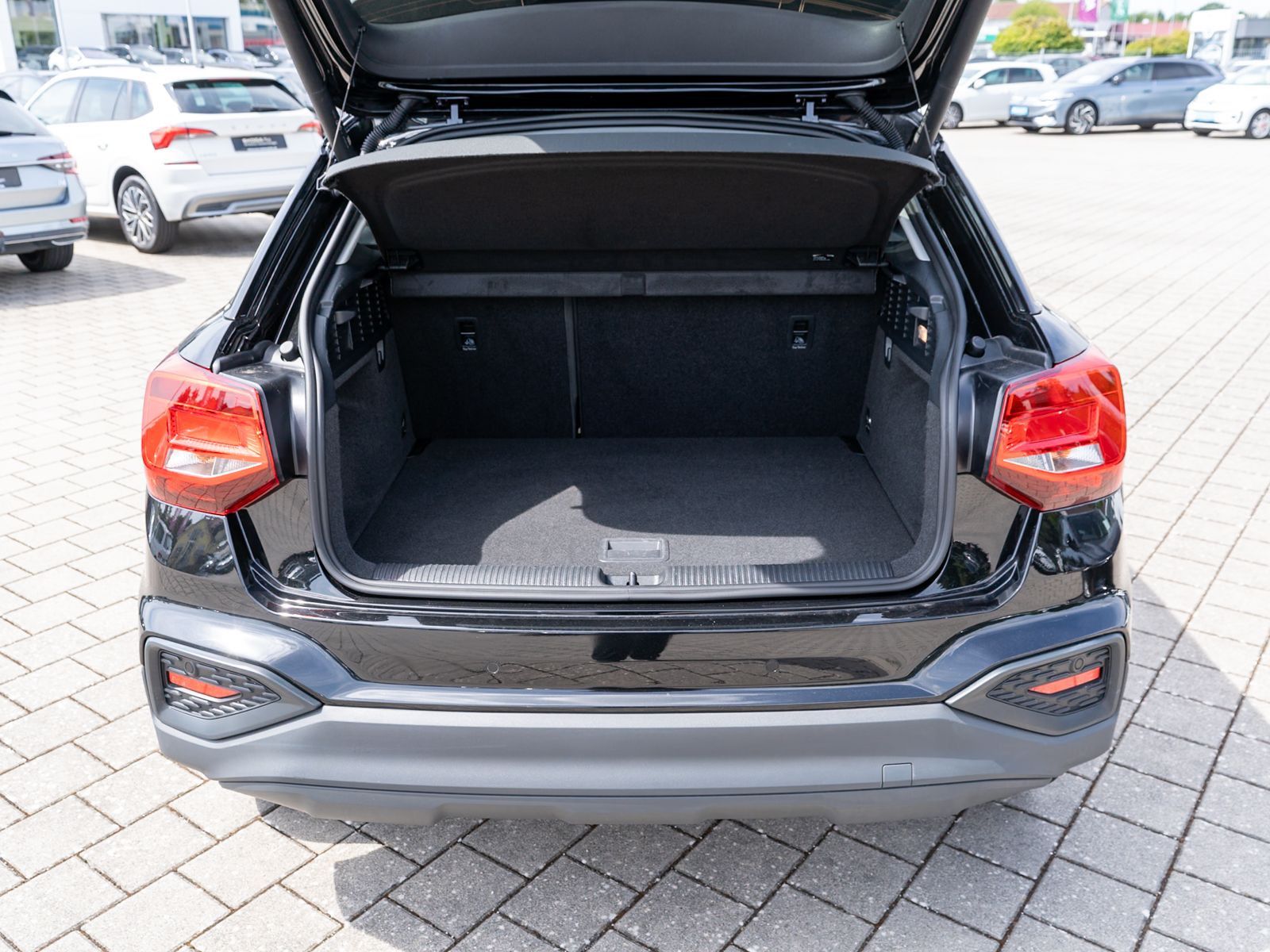 Fahrzeugabbildung Audi Q2 35TFSI Stronic Navi LED RFK PDC SHZ