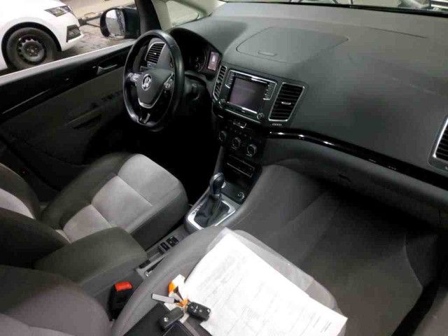 Fahrzeugabbildung Volkswagen Sharan Highline 1.4TSI DSG Navi Bi-Xenon PDC AHK