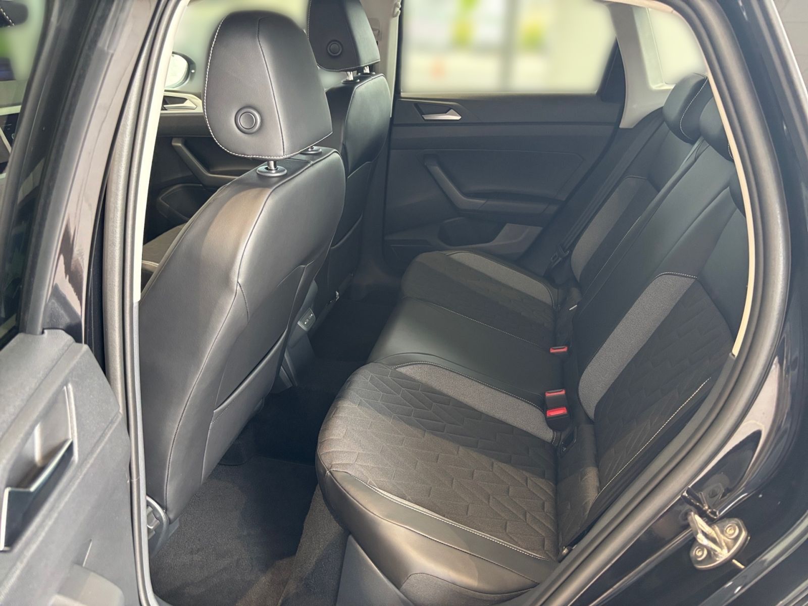 Fahrzeugabbildung Volkswagen Taigo "GOAL" 1.0 TSI OPF DSG *AHK LED WKR*