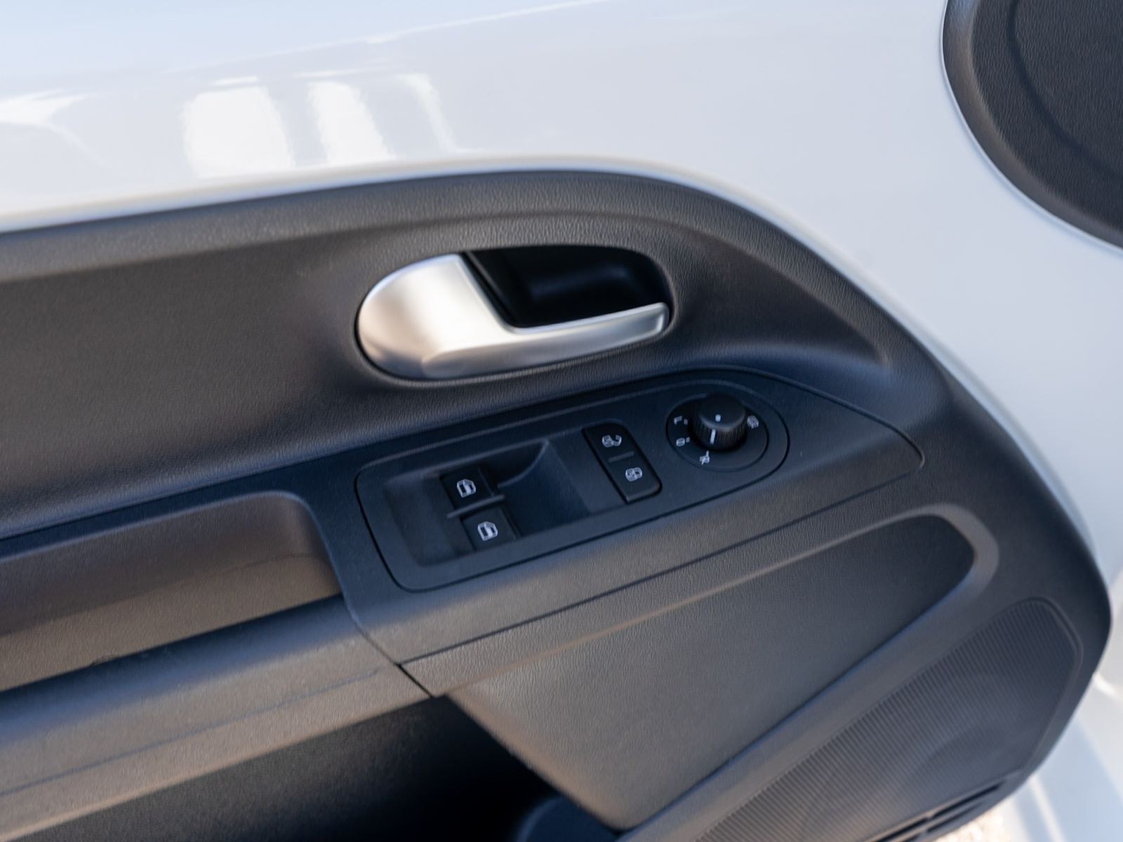 Fahrzeugabbildung Volkswagen up! UNITED 1.0MPI Klimaautomatik RFK GRA PDC SHZ