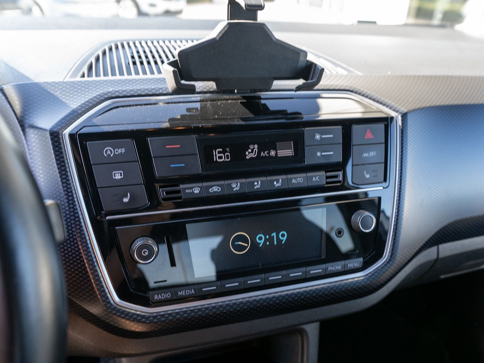 Fahrzeugabbildung Volkswagen up! UNITED 1.0MPI Klimaautomatik RFK GRA PDC SHZ