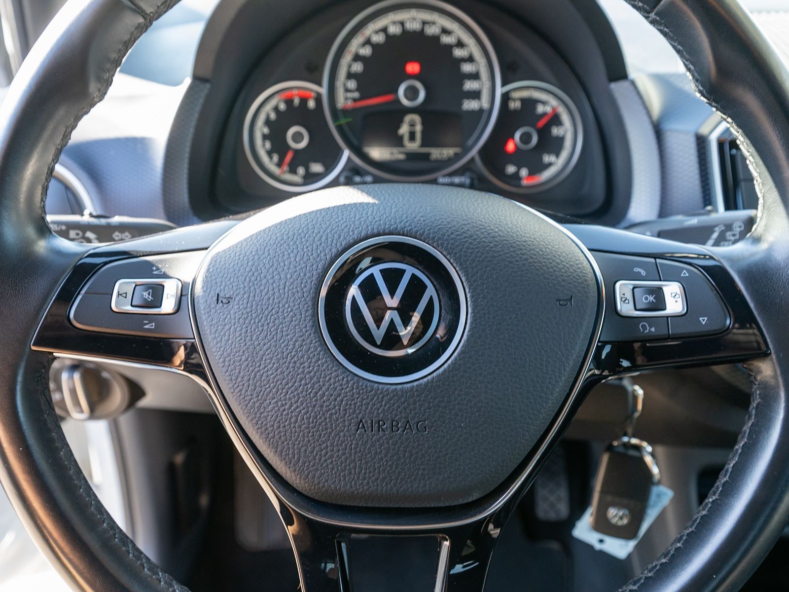 Fahrzeugabbildung Volkswagen up! UNITED 1.0MPI Klimaautomatik RFK GRA PDC SHZ