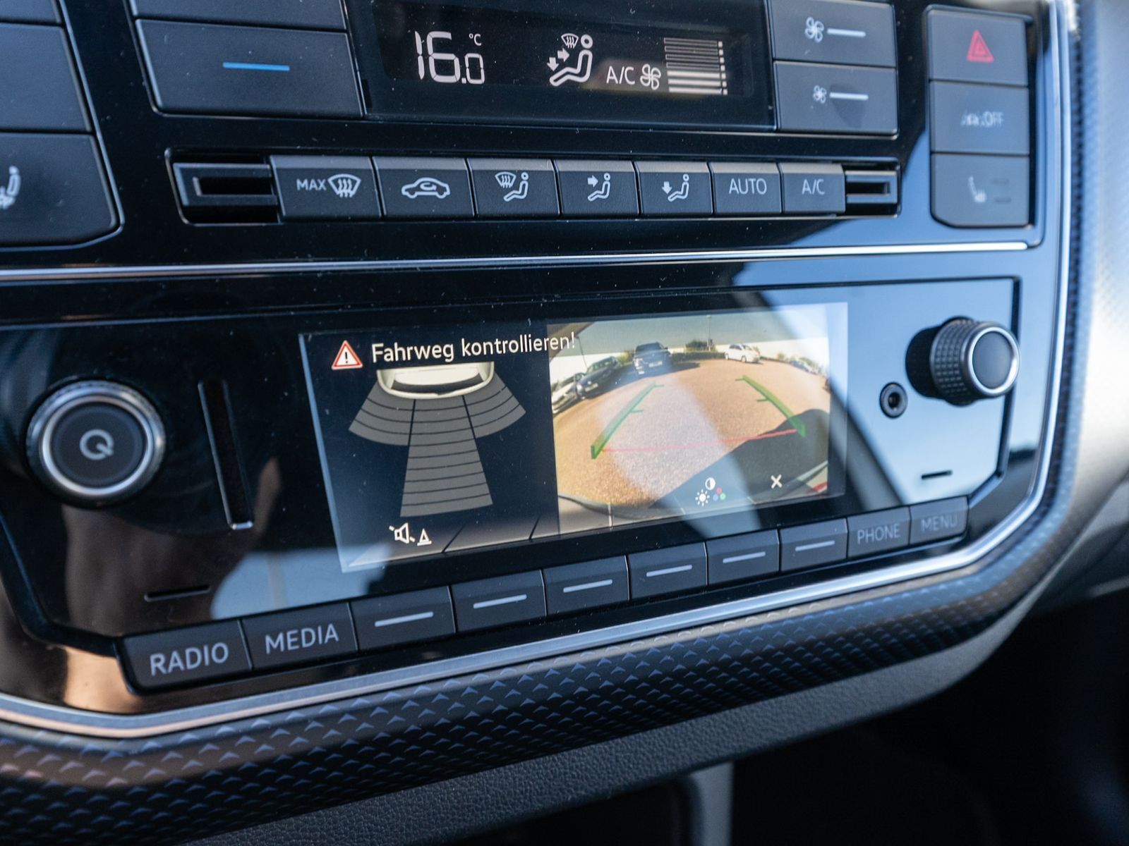 Fahrzeugabbildung Volkswagen up! UNITED 1.0MPI Klimaautomatik RFK GRA PDC SHZ