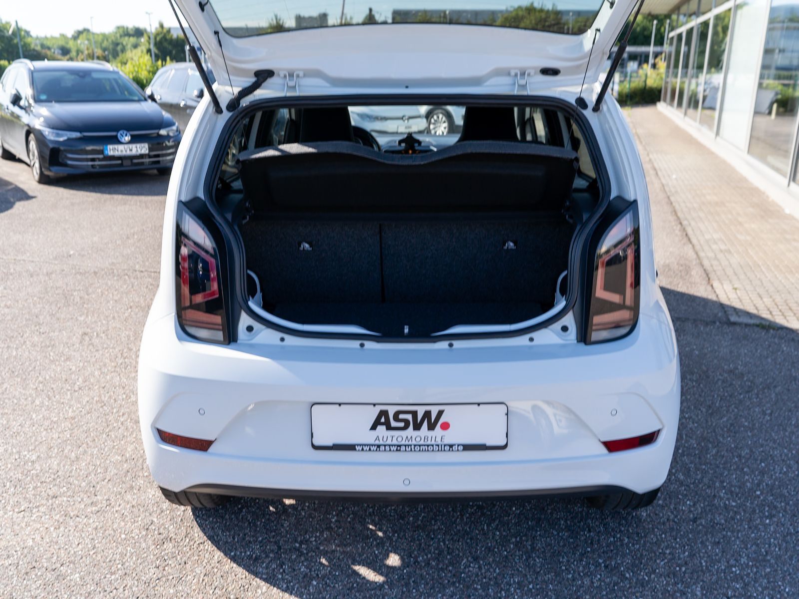 Fahrzeugabbildung Volkswagen up! UNITED 1.0MPI Klimaautomatik RFK GRA PDC SHZ