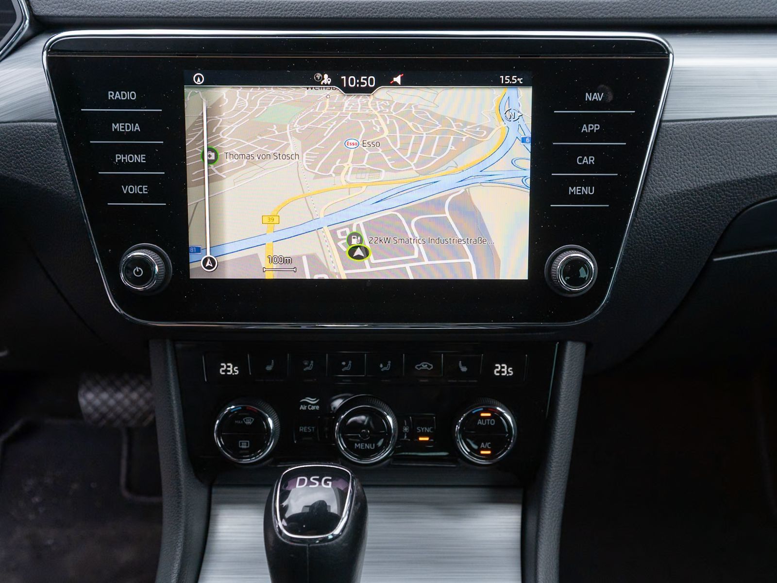 Fahrzeugabbildung SKODA Superb Combi Ambition 1.5TSI DSG LED Nav PDC AHK