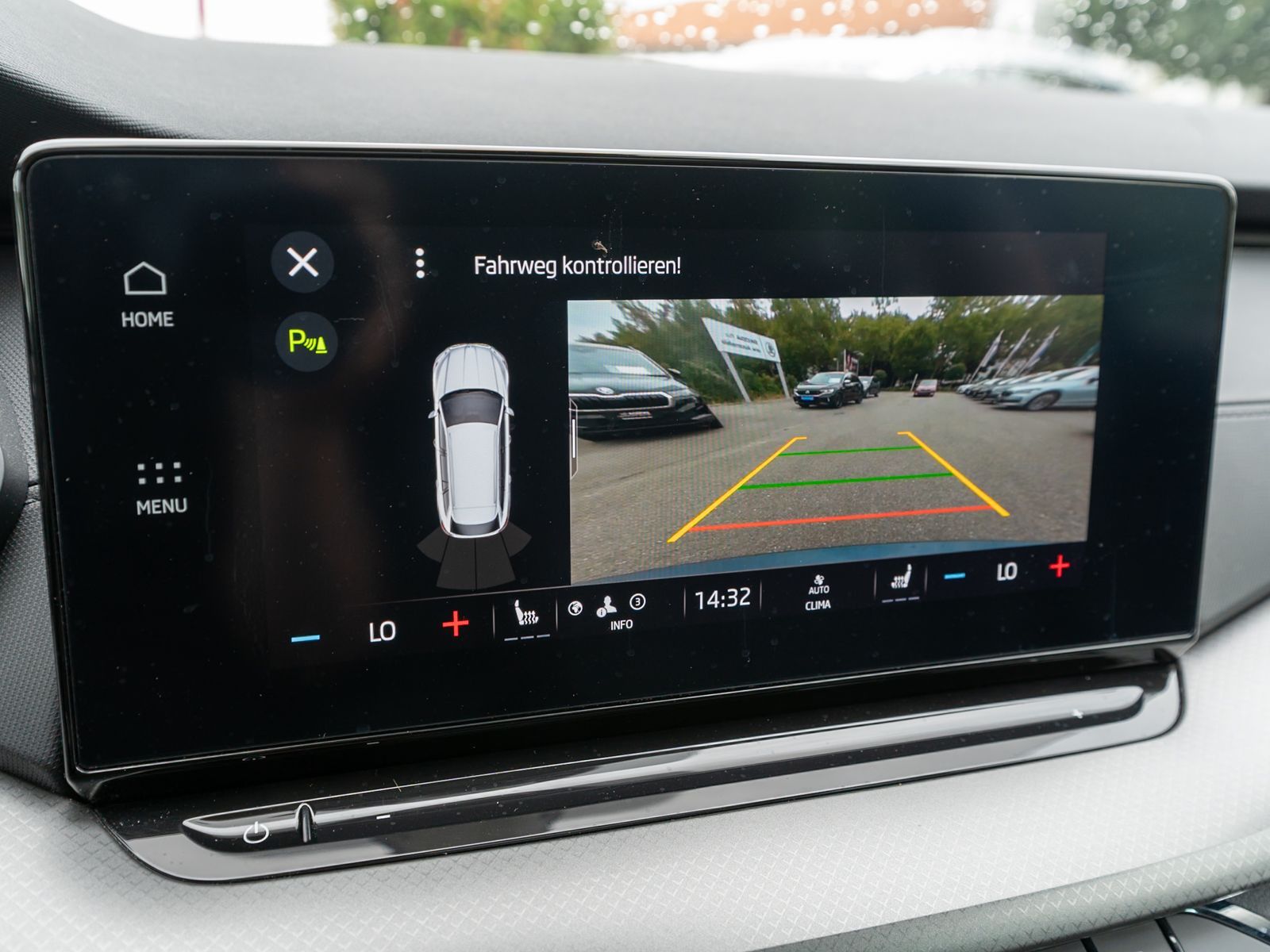 Fahrzeugabbildung SKODA Octavia Combi Ambition 2.0TDI LED Stdhz PANO AHK