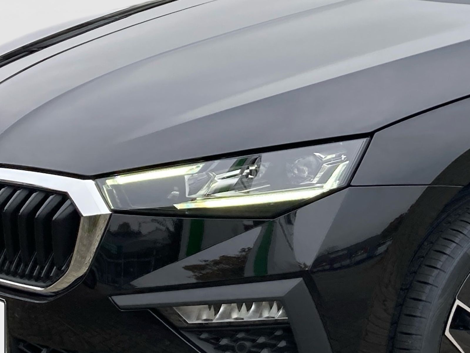 Fahrzeugabbildung SKODA Scala Drive 1,0TSI 115PS DSG Kamera SHZ PDC Smar