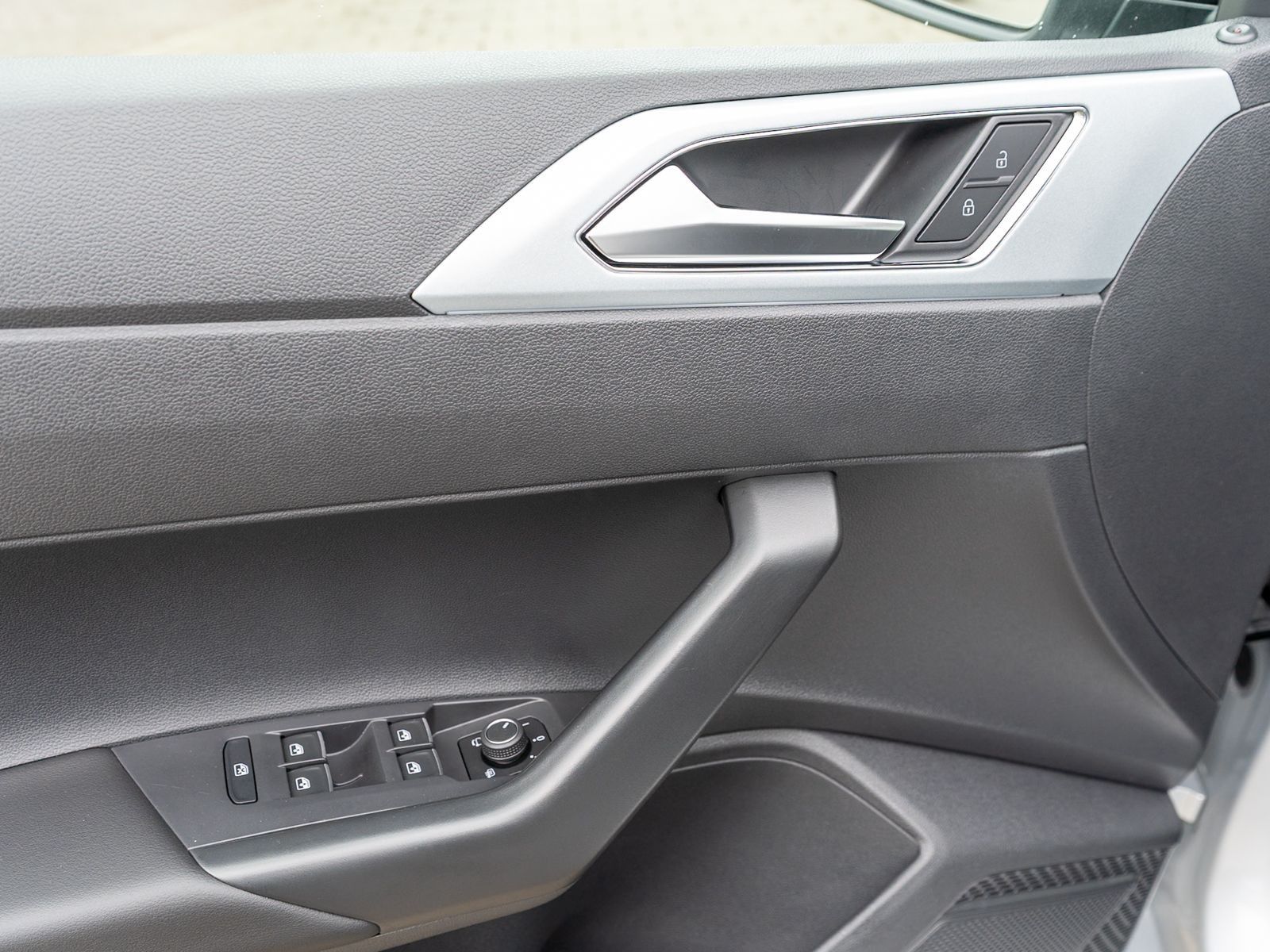 Fahrzeugabbildung Volkswagen Polo Goal 1.0 TSI DSG LED Navi RFK ACC SHZ AHK