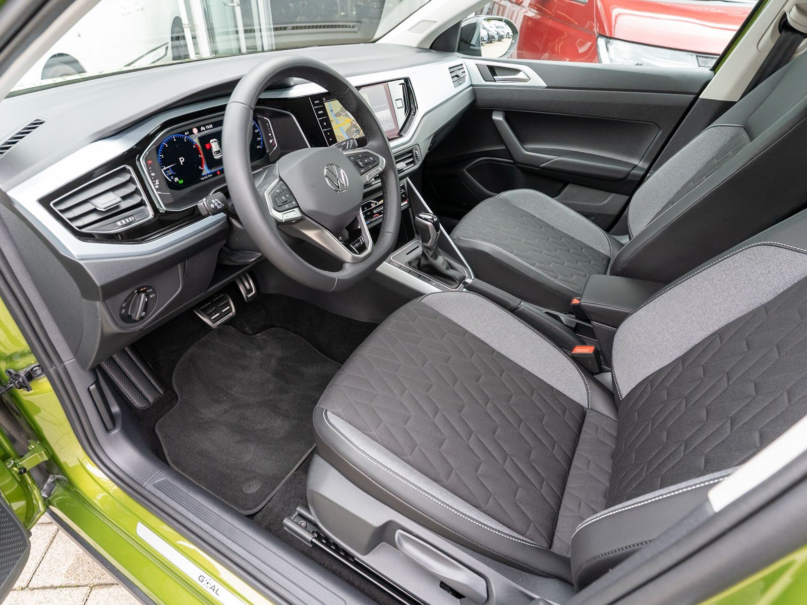 Fahrzeugabbildung Volkswagen Taigo Goal 1.0 TSI DSG LED Navi PDC SHZ VC AHK