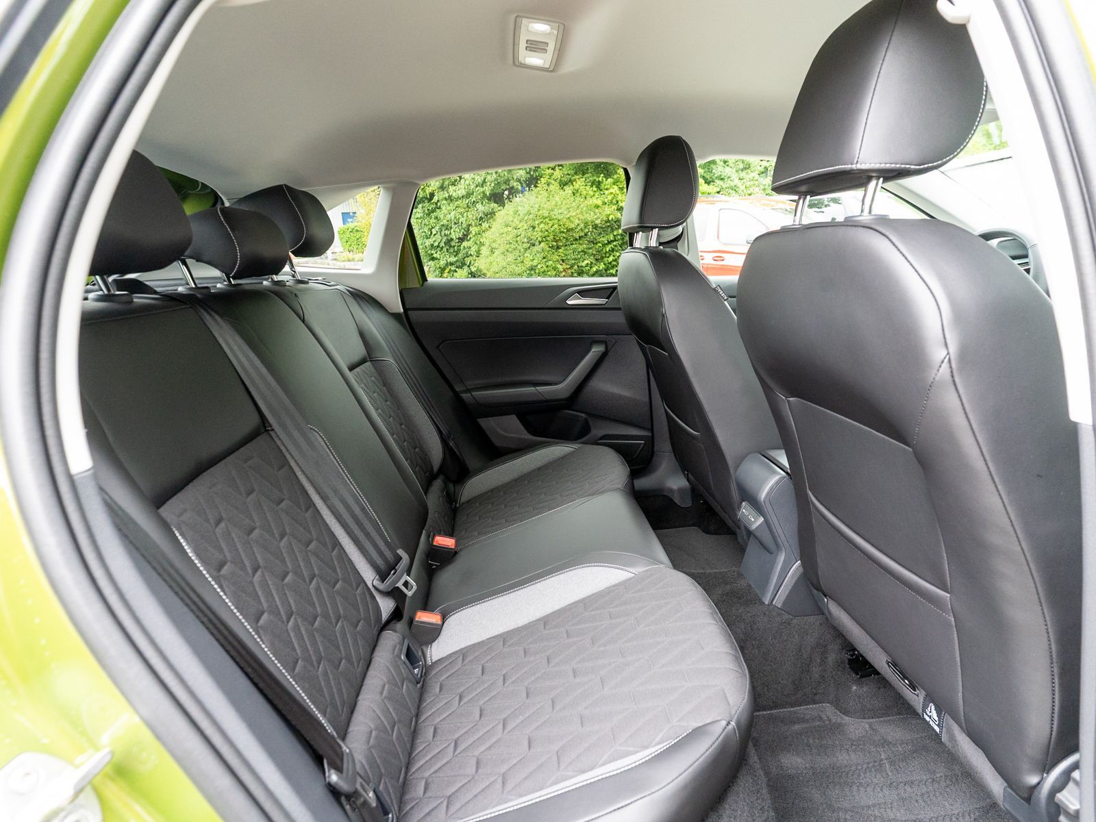 Fahrzeugabbildung Volkswagen Taigo Goal 1.0 TSI DSG LED Navi PDC SHZ VC AHK