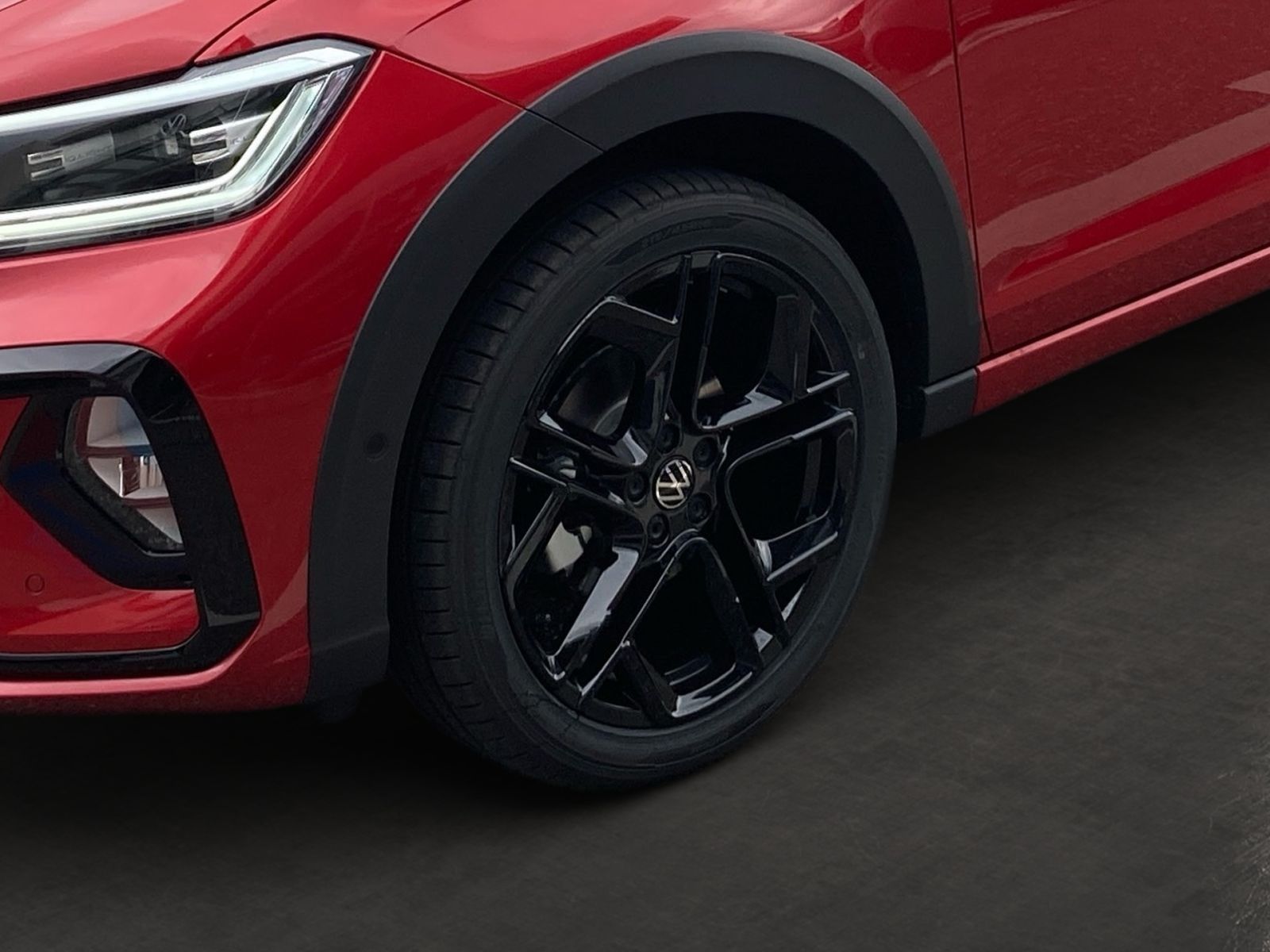 Fahrzeugabbildung Volkswagen Taigo R-Line 1.5 TSI DSG *AHK | Rückfahrkamera*