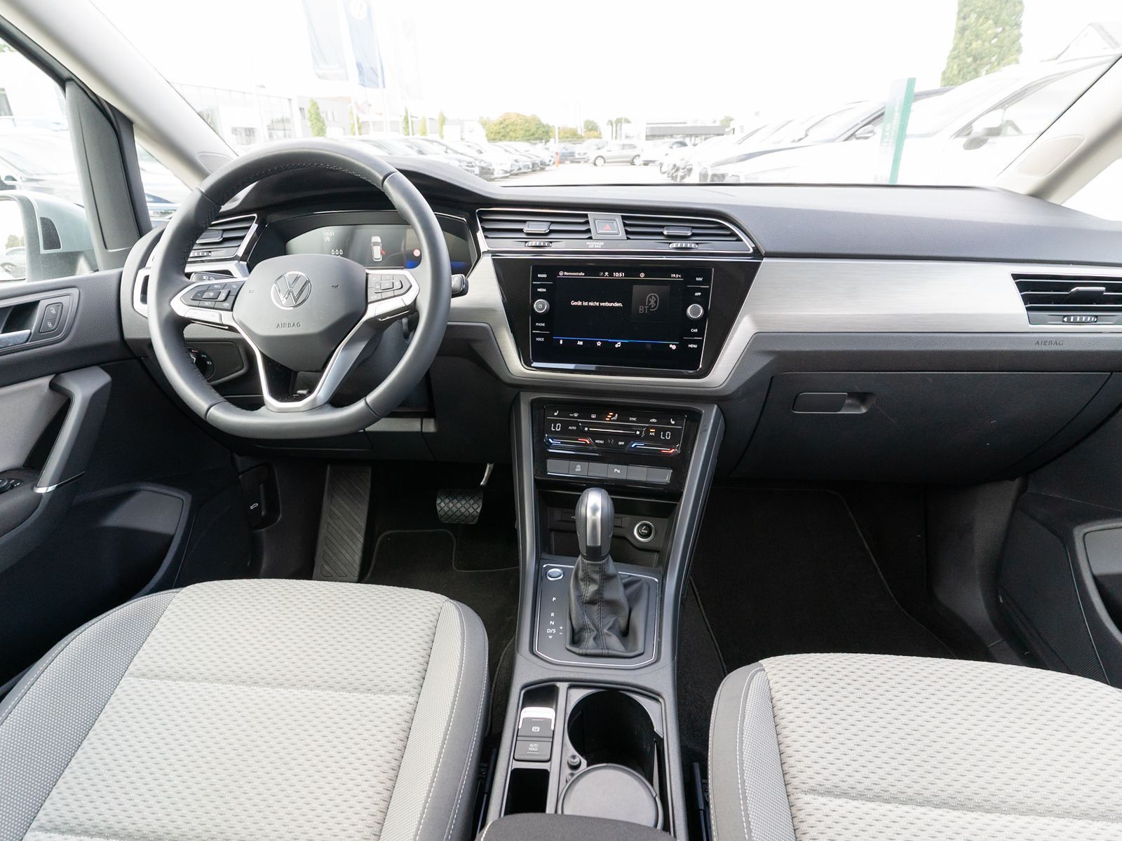Fahrzeugabbildung Volkswagen Touran Comfortline 1.5TSI DSG Nav ACC RFK AHK 7S