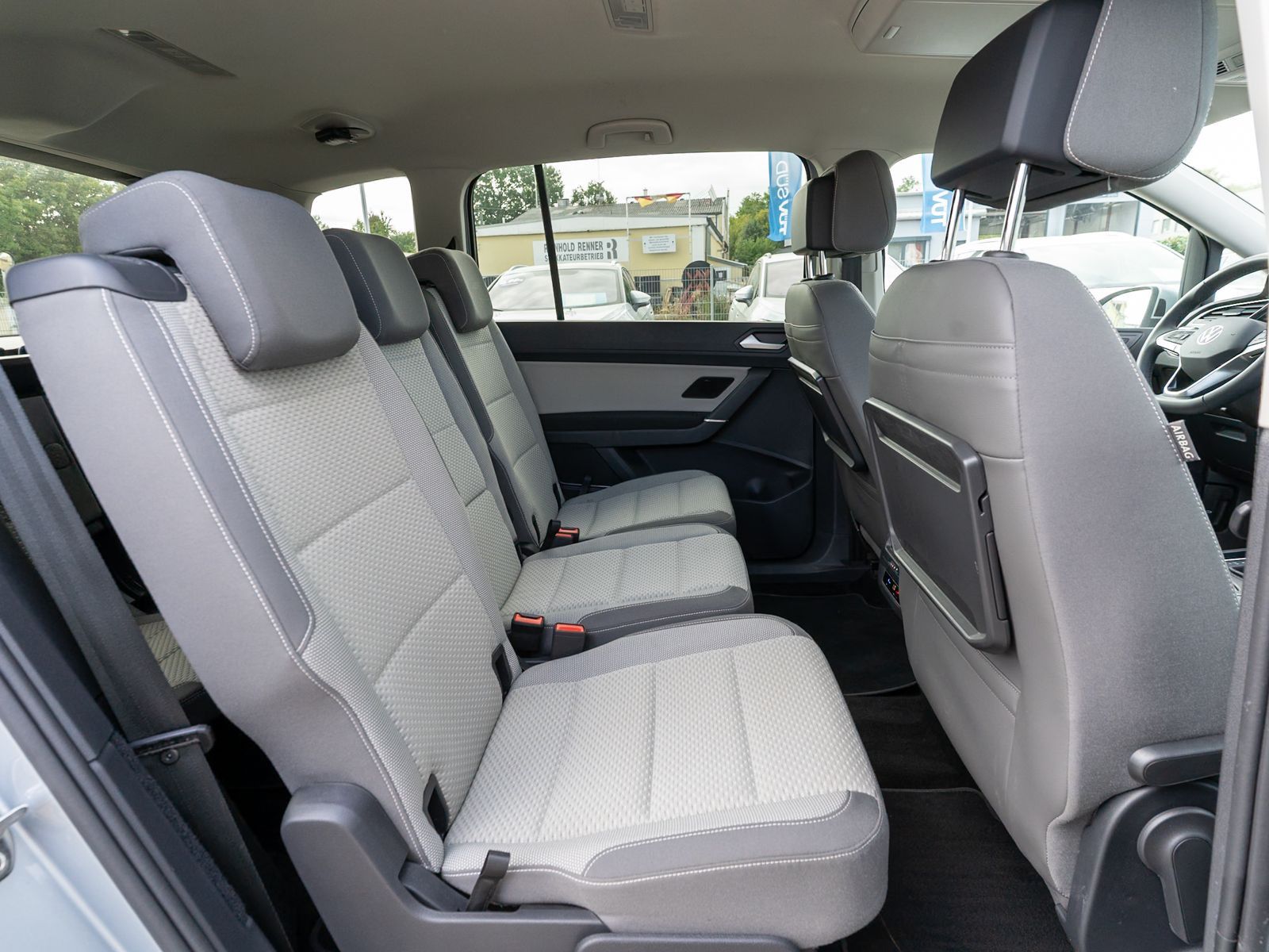Fahrzeugabbildung Volkswagen Touran Comfortline 1.5TSI DSG Nav ACC RFK AHK 7S