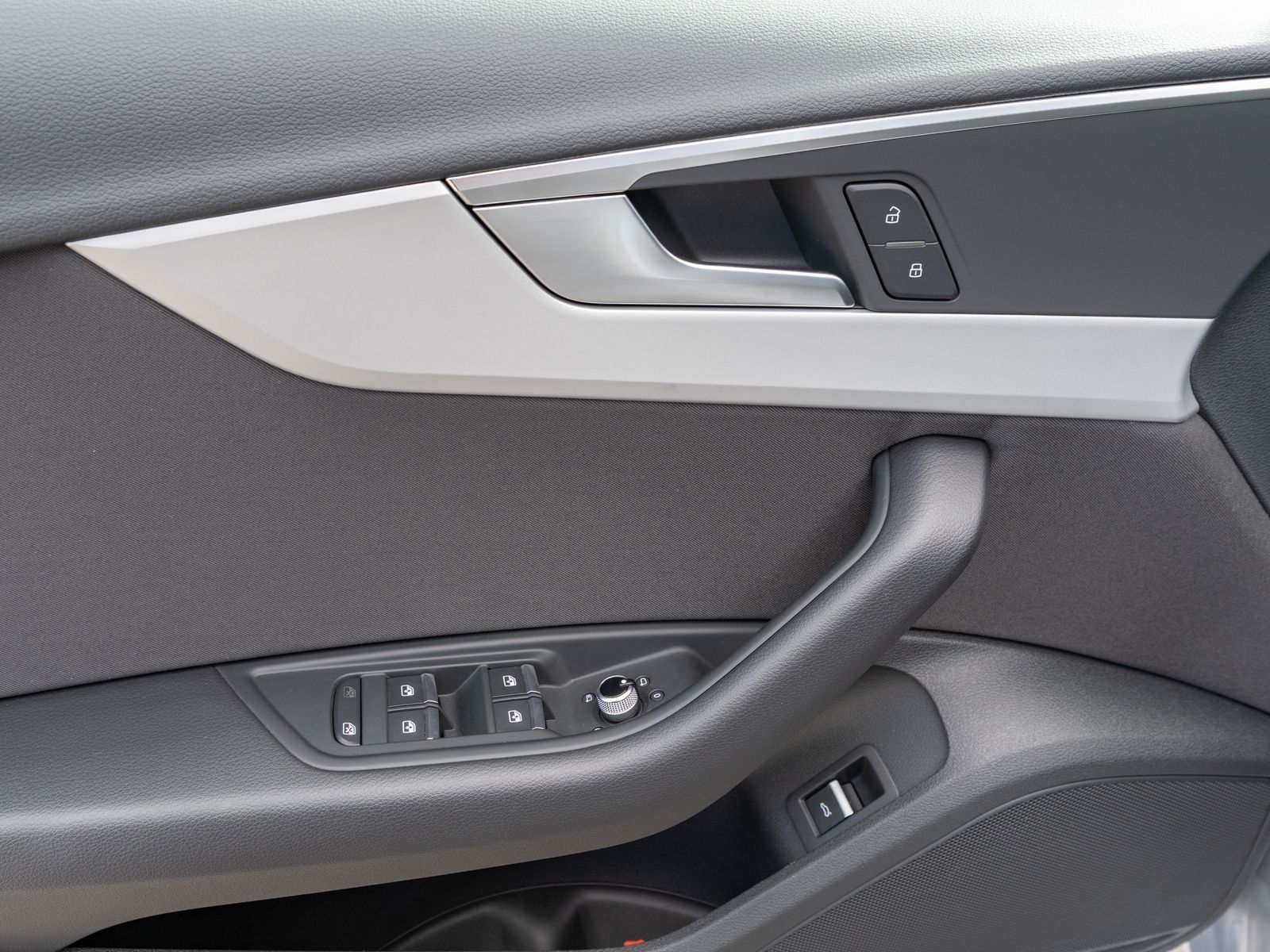 Fahrzeugabbildung Audi A4 Avant 40TDI Stronic LED Navi PDC GRA AHK