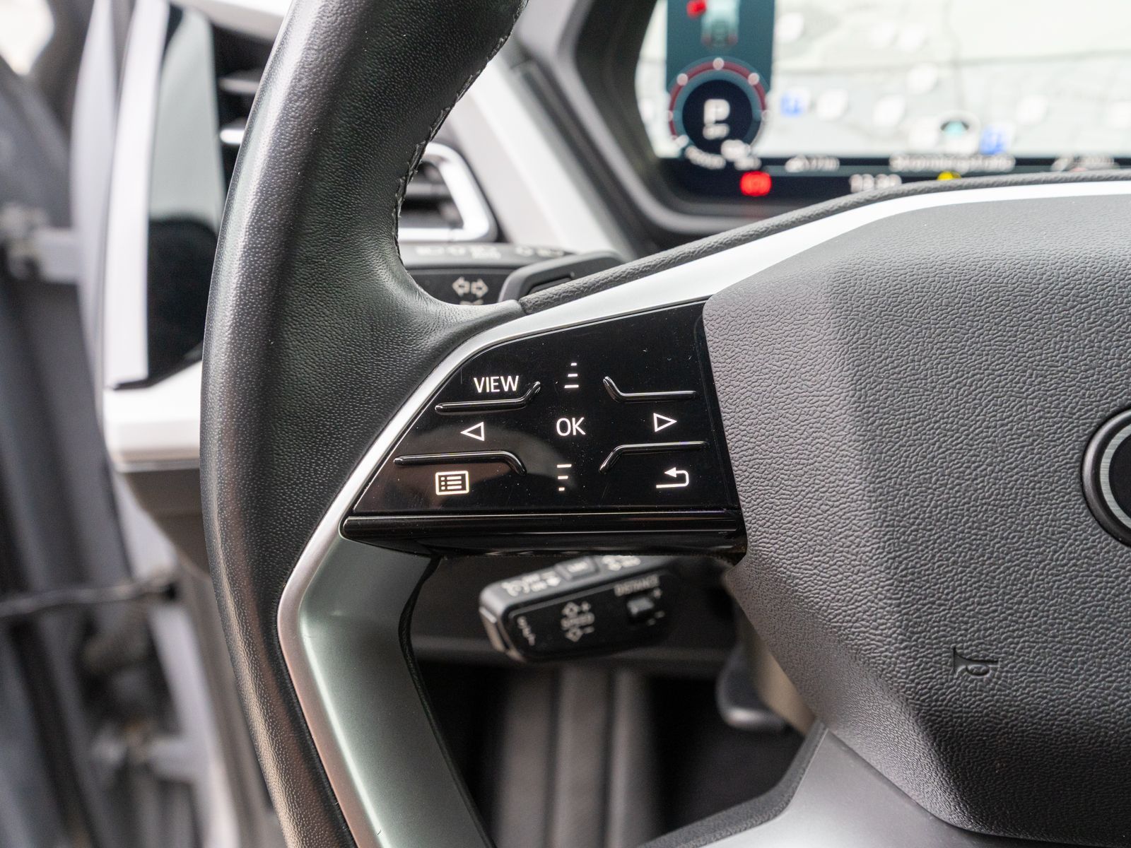 Fahrzeugabbildung Audi Q4 Sportback S line 40 e-tron NAVI LED GRA WÄPU