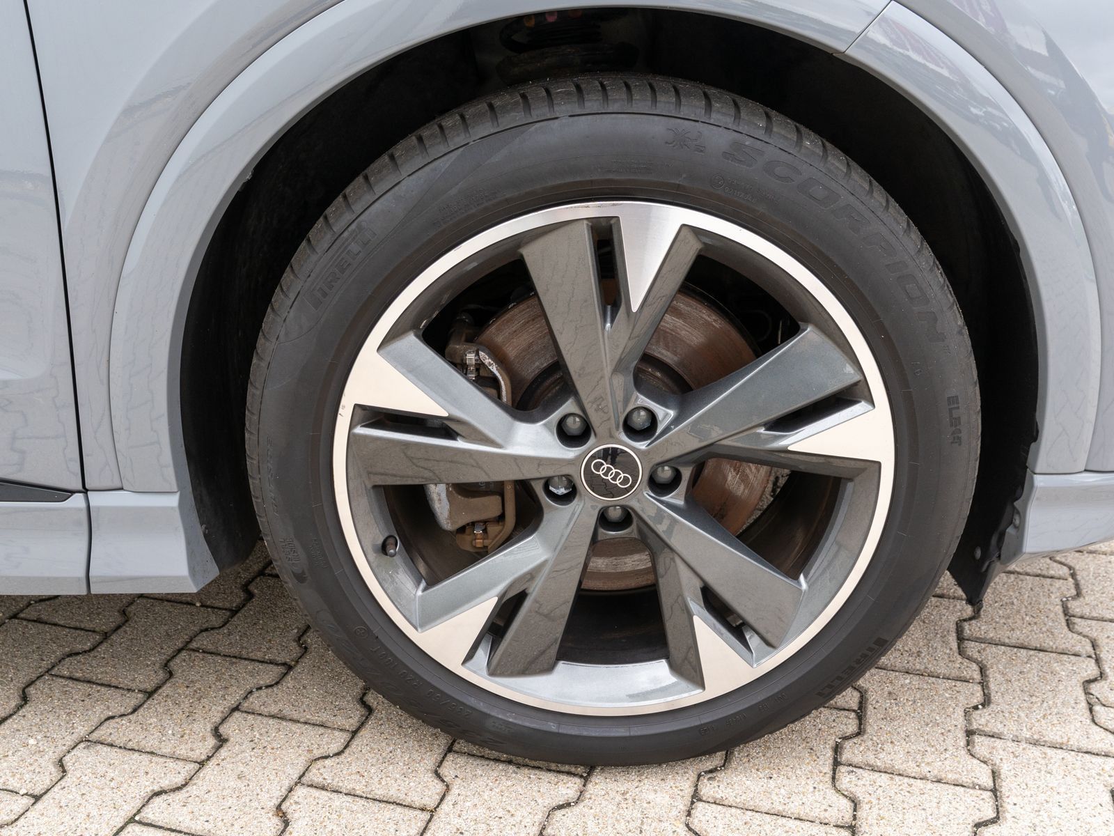 Fahrzeugabbildung Audi Q4 Sportback S line 40 e-tron NAVI LED GRA WÄPU