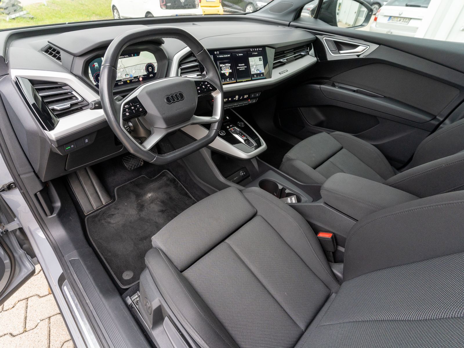 Fahrzeugabbildung Audi Q4 Sportback S line 40 e-tron NAVI LED GRA WÄPU