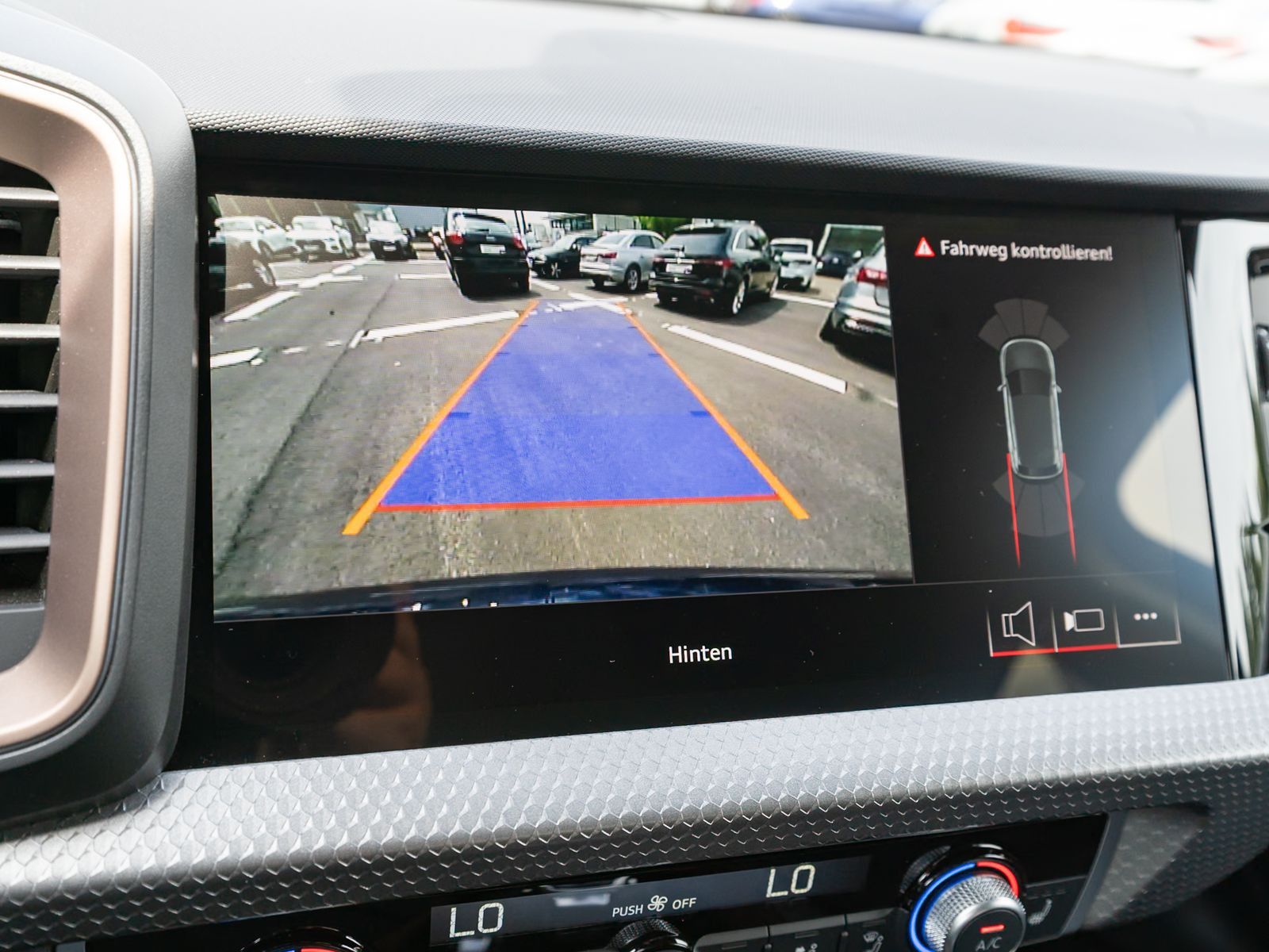 Fahrzeugabbildung Audi A1 Sportback advanced 25TFSI Navi LED RFK ACC