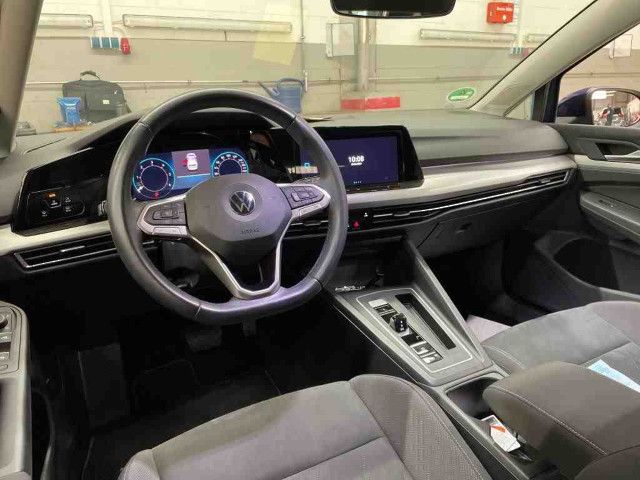 Fahrzeugabbildung Volkswagen Golf Life 2.0 TDI DSG Navi LED ACC Pano SHZ PDC