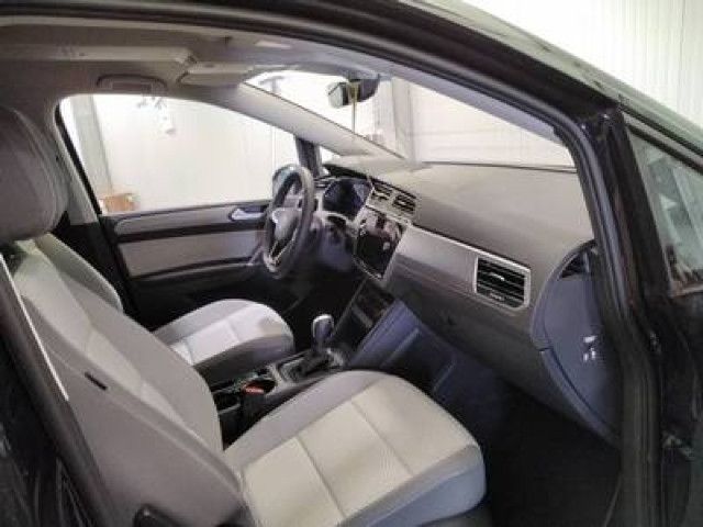 Fahrzeugabbildung Volkswagen Touran Comfortline 1.5TSI DSG Nav ACC RFK AHK 7S