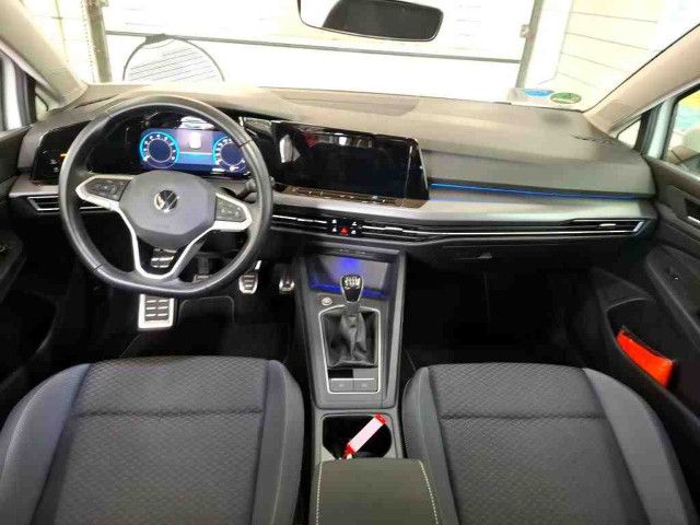 Fahrzeugabbildung Volkswagen Golf Active 1.5 TSI LED Navi Pano Stdhzg ACC PDC