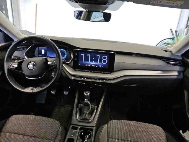 Fahrzeugabbildung SKODA Octavia Combi Ambition 1.5 TSI LED Navi PDC AHK