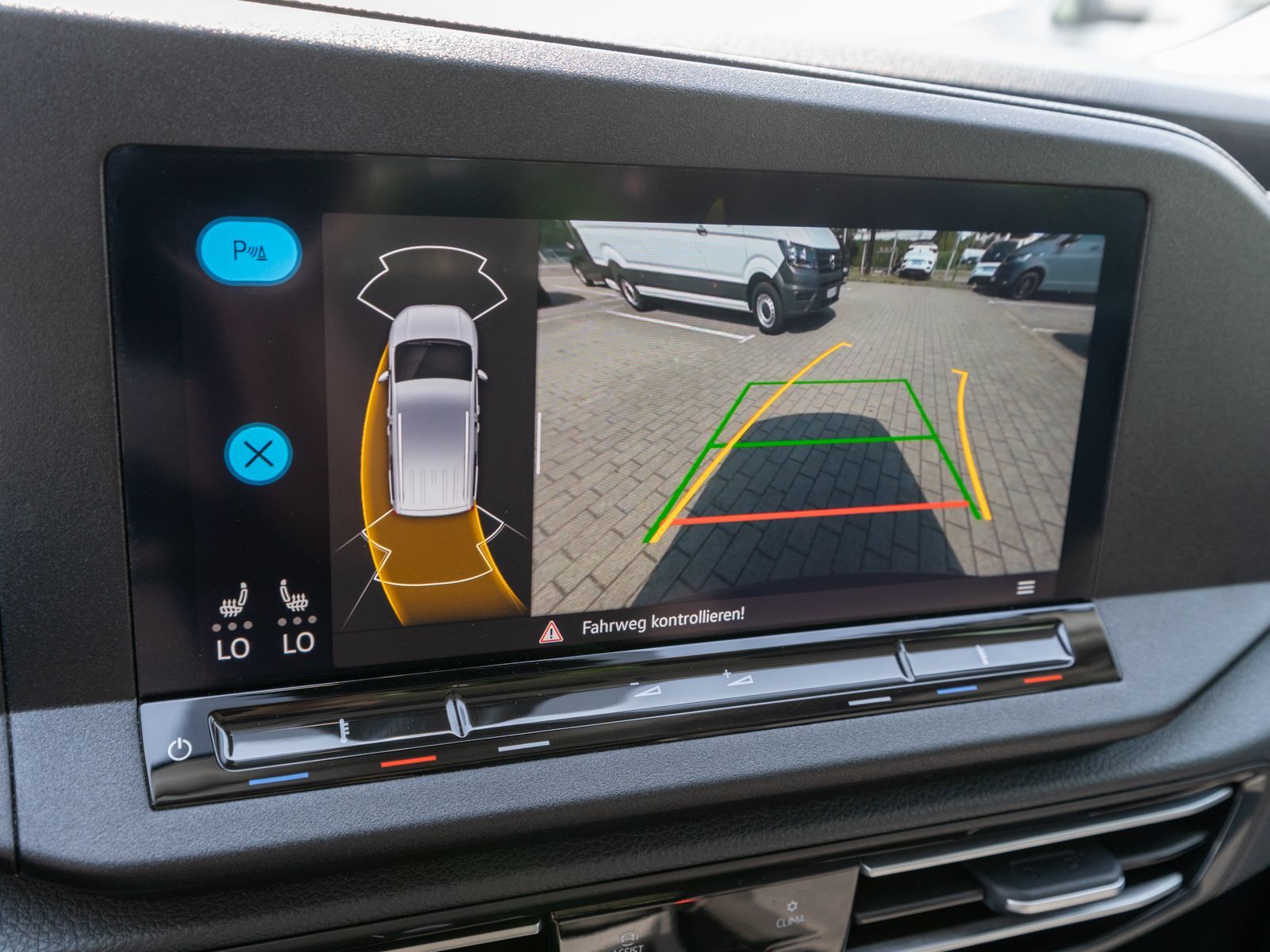 Fahrzeugabbildung Volkswagen Caddy Life 1.5 TSI LED Navi RFK SHZ AHK