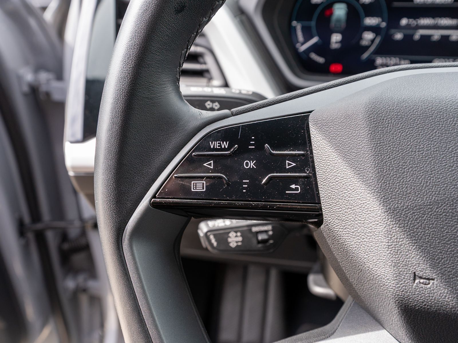 Fahrzeugabbildung Audi Q4 35 e-tron Navi LED ACC RFK PDC SHZ AHK