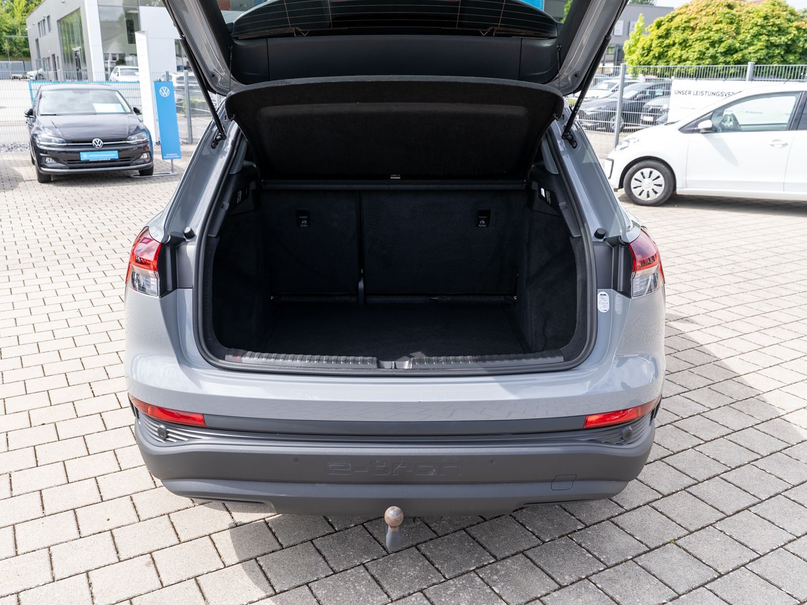 Fahrzeugabbildung Audi Q4 35 e-tron Navi LED ACC RFK PDC SHZ AHK