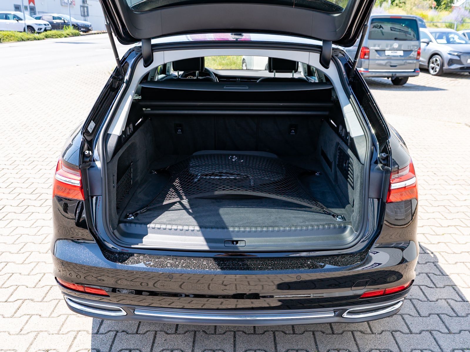 Fahrzeugabbildung Audi A6 Avant sport 50TFSI e quattr Navi LED AHK 360°