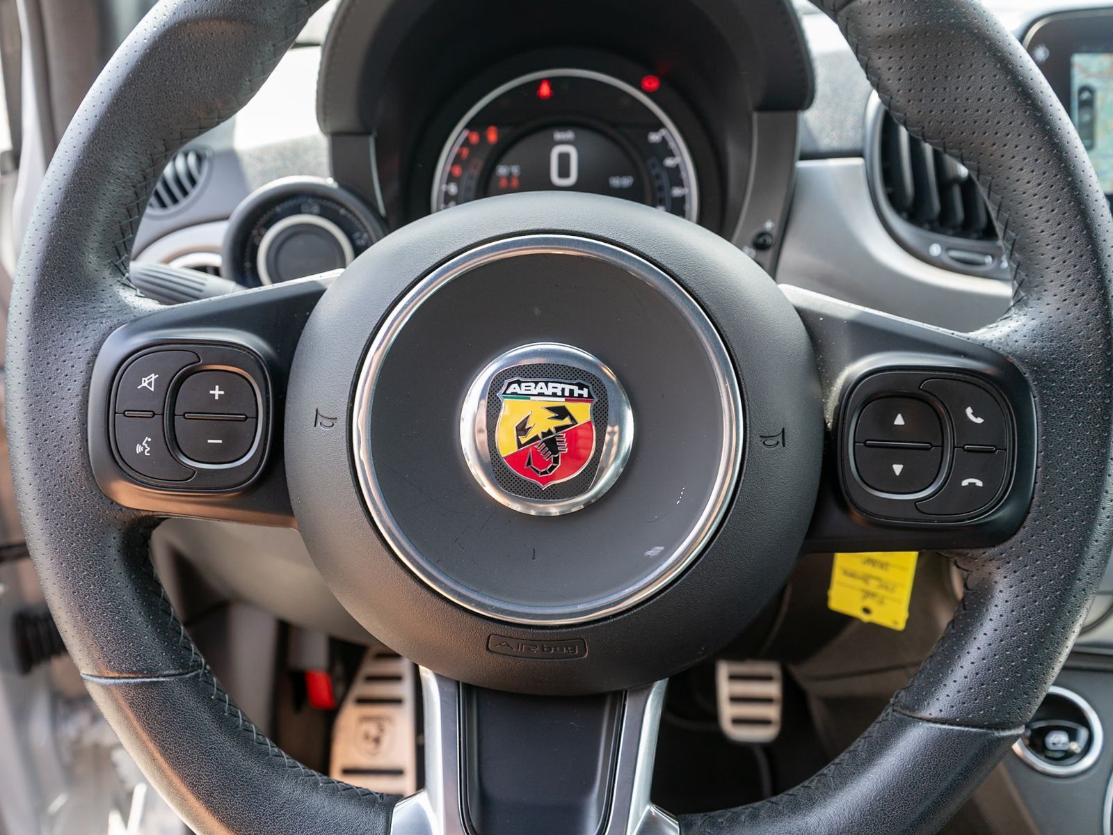 Fahrzeugabbildung Abarth 595 Turismo 1.4 T-jet Navi PDC Beats Audio LEDER